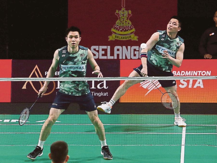 With only four months to go until the Paris Olympics, former Badminton Association of Malaysia (BAM) high-performance director Datuk James Selvaraj believes national doubles pair Aaron Chia-Soh Wooi Yik (Pic) have to improve on their consistency as they will face stiff opposition for gold. — NSTP FILE PIC
