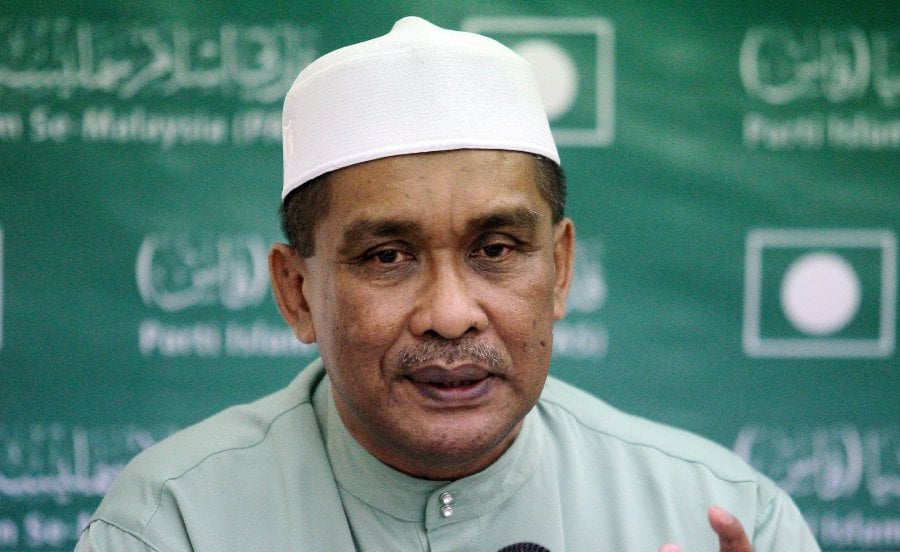 Let Younger Leaders Lead Pas Takiyuddin Tells Dr M