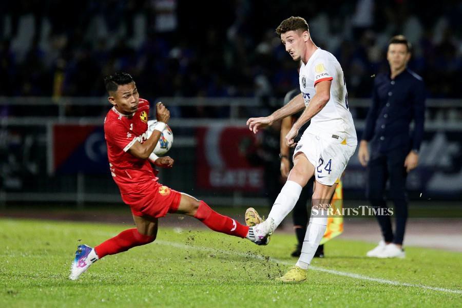Johor Darul Ta’zim’s (JDT) 4-0 drubbing of Selangor on Friday is proof of their continuous evolution as a team. NSTP/AIZUDDIN SAAD