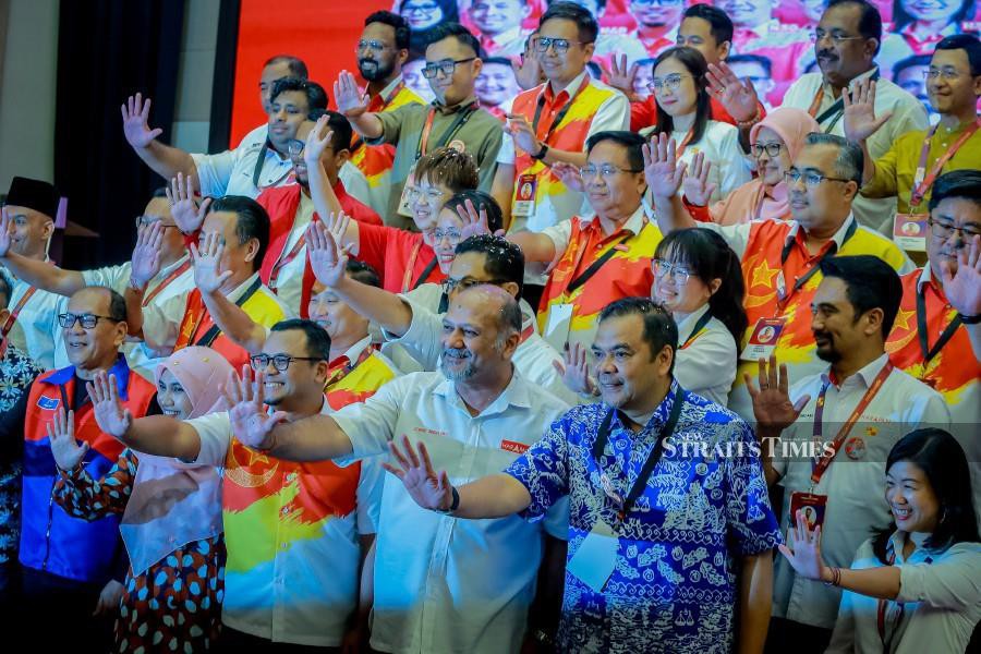The Selangor Pakatan Harapan (PH) candidates celebrated their victory in the state election at the Wyndham Acmar Klang. -NSTP/ASYRAF HAMZAH