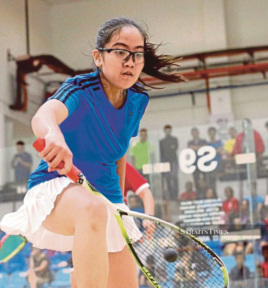 Rising squash star Aira Azman rose to the occasion sensationally as she charged into the final of the Irish Open in Dublin. - NSTP/OWEE AH CHUN.