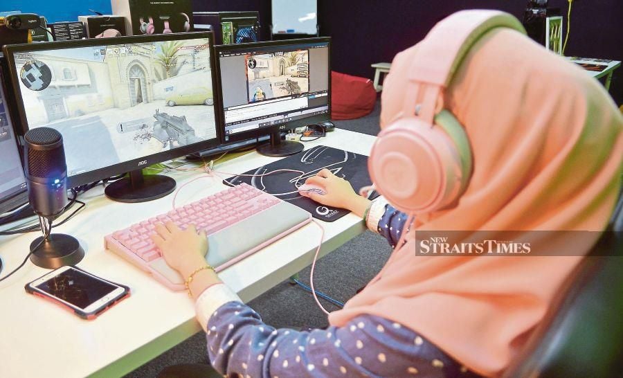 Boy 13 Teenagers Detained At Cyber Cafes