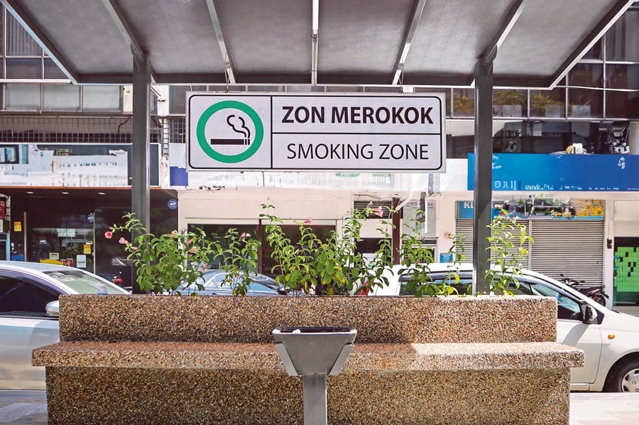  The Health Ministry’s move to consider designated smoking areas at eateries could send the wrong message to the public, say health experts. NSTP FILE PIC