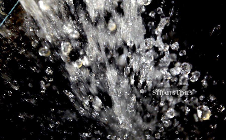 The situation is further aggravated by leaks in underwater pipes that supply treated water to Langkawi from the Sungai Baru WTP in Perlis. - NSTP file pic