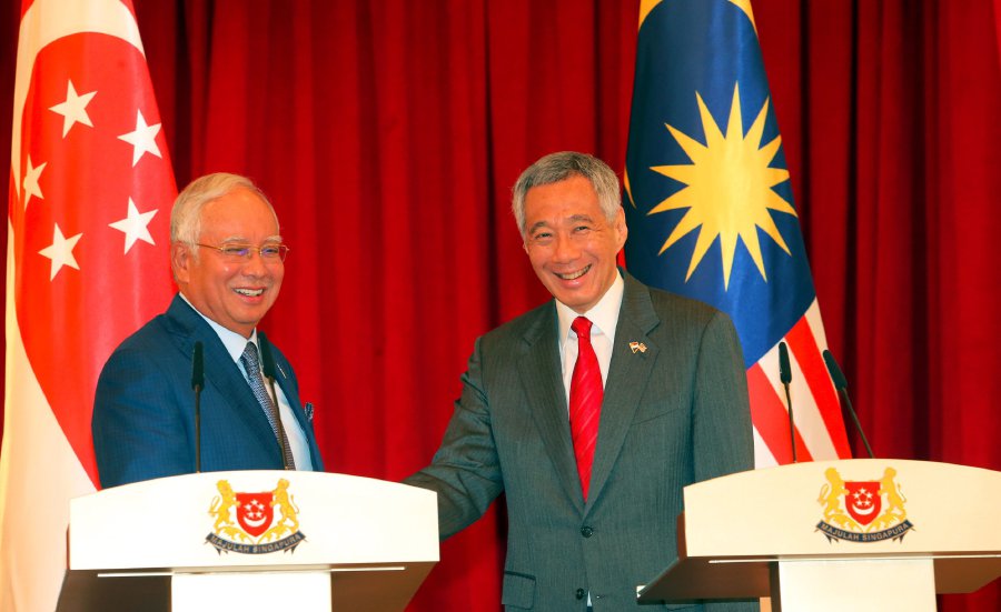(File pix) Malaysia and Singapore’s goodwill in inking the landmark deal for the Rapid Transit System (RTS) link has received praise from Hong Kong media, which has in turn questioned why a similar deal could not be struck between Hong Kong and Beijing. Pix by Zain Ahmed