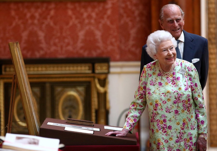 Queen Elizabeth II, Prince Philip celebrate 70th wedding anniversary ...