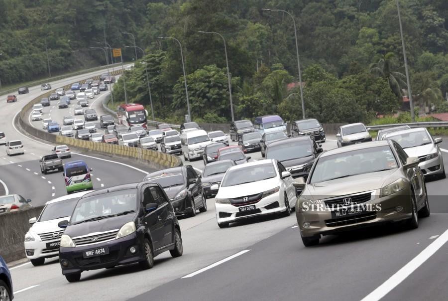 Balik Kampung Rush Slows Traffic Flow, Accidents Reported | New Straits ...