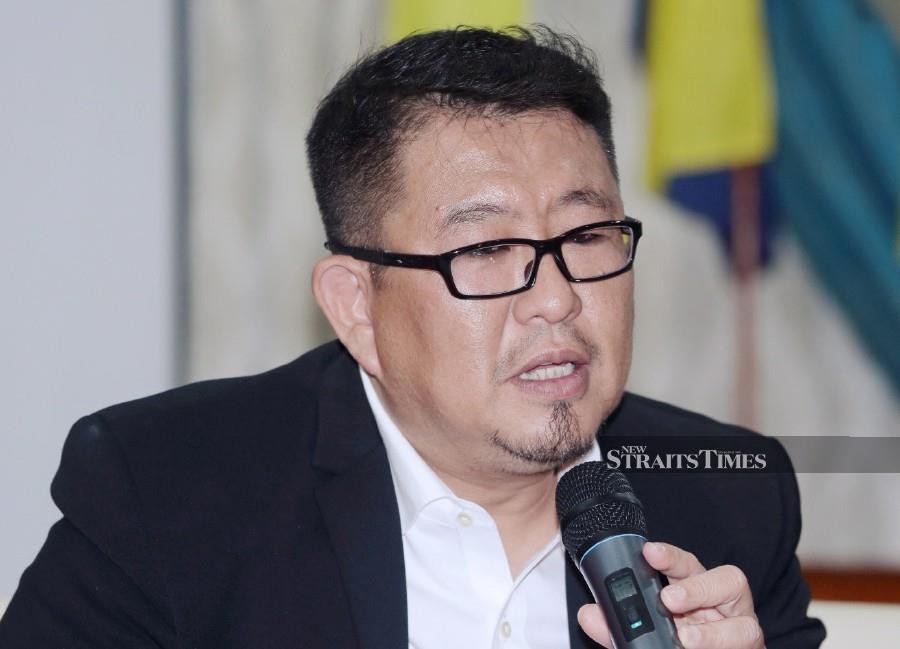 Umno secretary-general Datuk Asyraf Wajdi Dusuki said the issue, related to Rembia assemblyman Datuk Muhammad Jailani Khamis (Pic), was not mentioned in the Supreme Council meeting today.