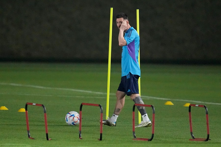 FIFA World Cup 2022: Lionel Messi does light training away from