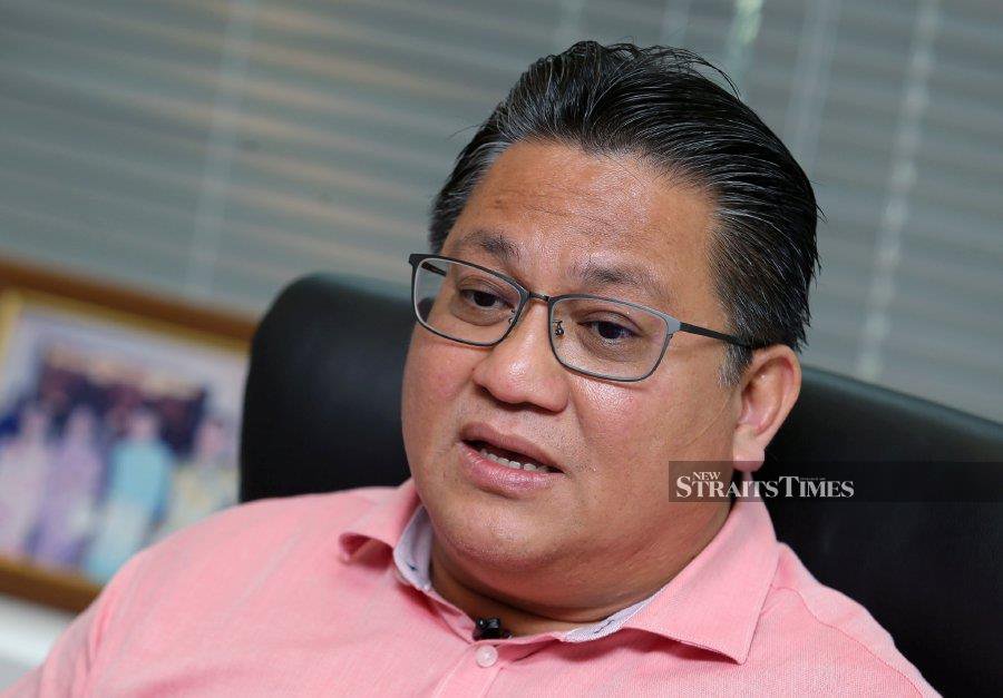 Johor Umno deputy chairman Datuk Nur Jazlan Mohamed cautioned members against being “duped” by some of the party’s members of parliament who had allegedly conspired with rivals against Umno and contesting for the top two posts would only create divisions. - NSTP/EIZAIRI SHAMSUDIN