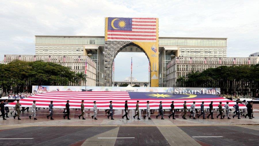 Regardless of race, religion, culture or political leanings, Malaysians always make it a point to come together to celebrate National Day on August 31 every year. - NSTP/ABD RAHIM RAHMAT