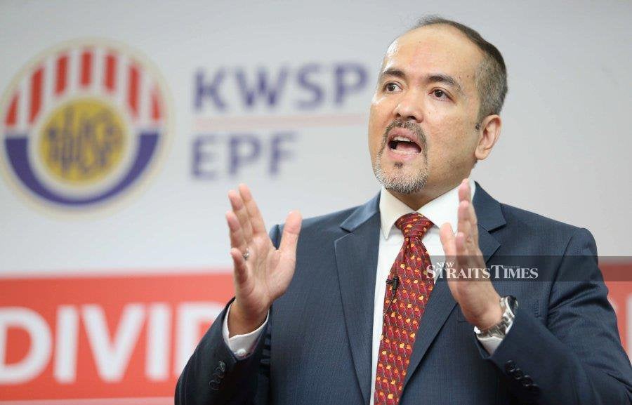 EPF chief executive officer Tunku Alizakri Alias says gig platform workers in Malaysia, especially drivers and delivery operators, have become the backbone of the country’s economic growth. - NSTP/File pic