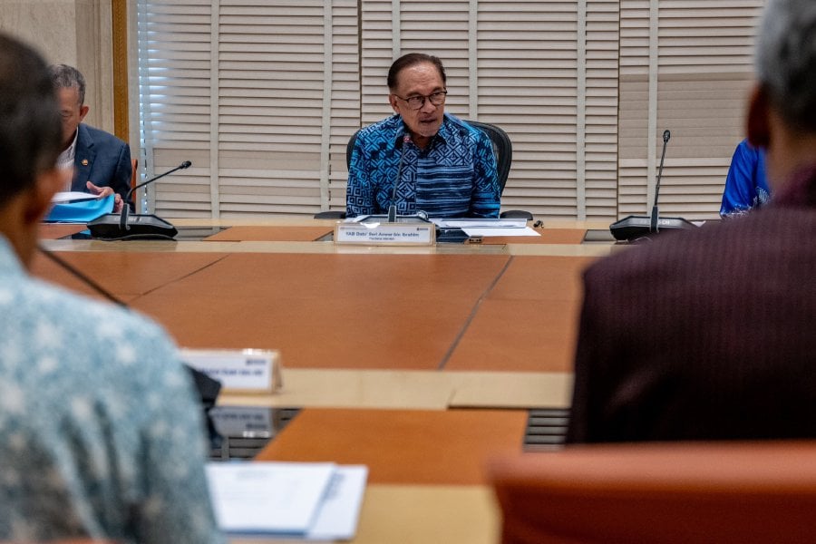 In a post on social media platform X, Prime Minister Datuk Seri Anwar Ibrahim said that during the National Economic Action Council’s second meeting of the year today, BNM governor Datuk Abdul Rasheed Abdul Ghaffour informed that the ringgit’s performance has continued to improve against the US dollar.pic credit: Anwar’s X account