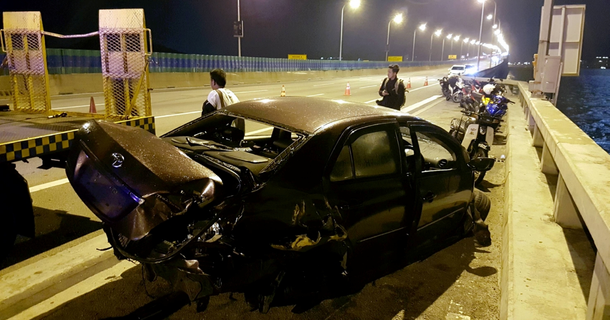 Bridge accident. Общая авария на море.