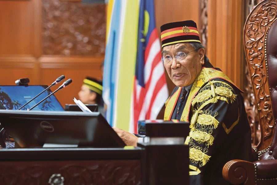 Senate president Datuk Mutang Tagal, in his closing speech, said that his first session as the Senate president also made history when a substantive amendment at the Committee stage of the Dewan Negara was agreed upon. BERNAMA PIC