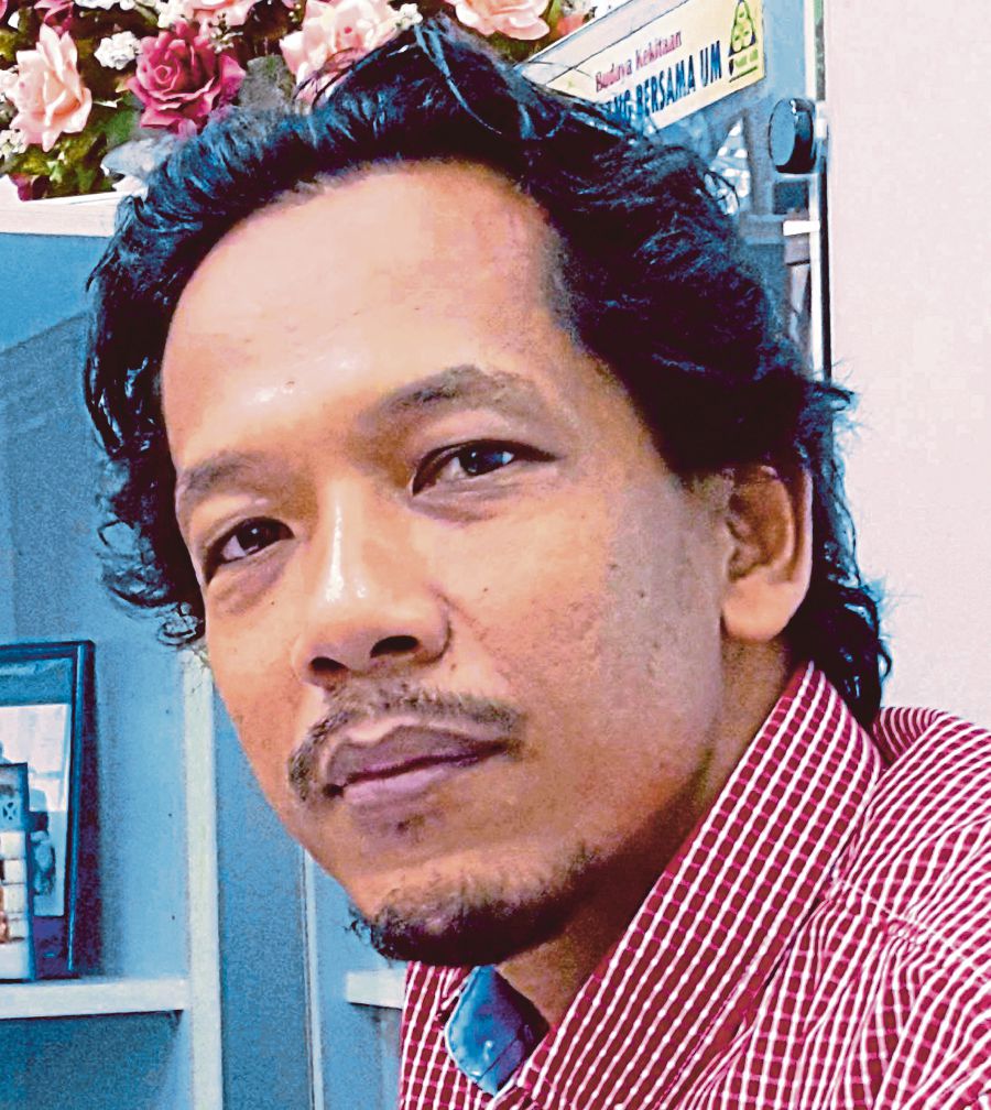 Associate Professor Dr Mohd Awang Idris 