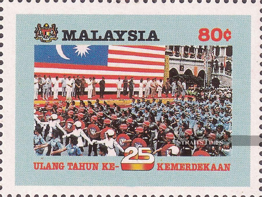  Eagle-eyed philatelists were quick to notice that the star and crescent in this 25th anniversary of Independence 80 sen stamp was mistakenly printed in white rather than yellow. - Pic by Alan Teh Leam Seng