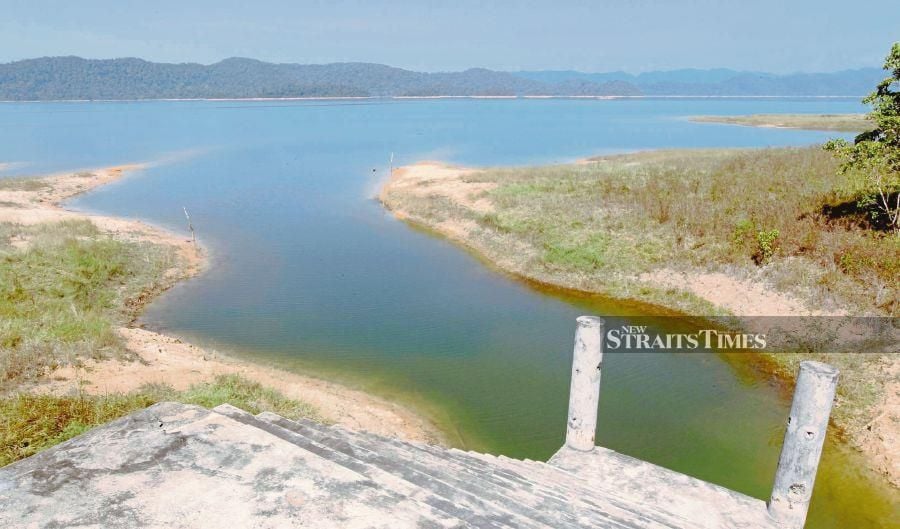 The high rainfall distribution and number of rainy days have caused temporary turbidity in the Tasik Muda reservoir of the Ulu Muda Forest Reserve. NSTP FILE PIC