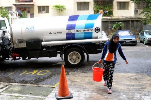 Klang Valley Laundromats Car Washes See Business Dry Up In Midst Of Water Supply Disruption