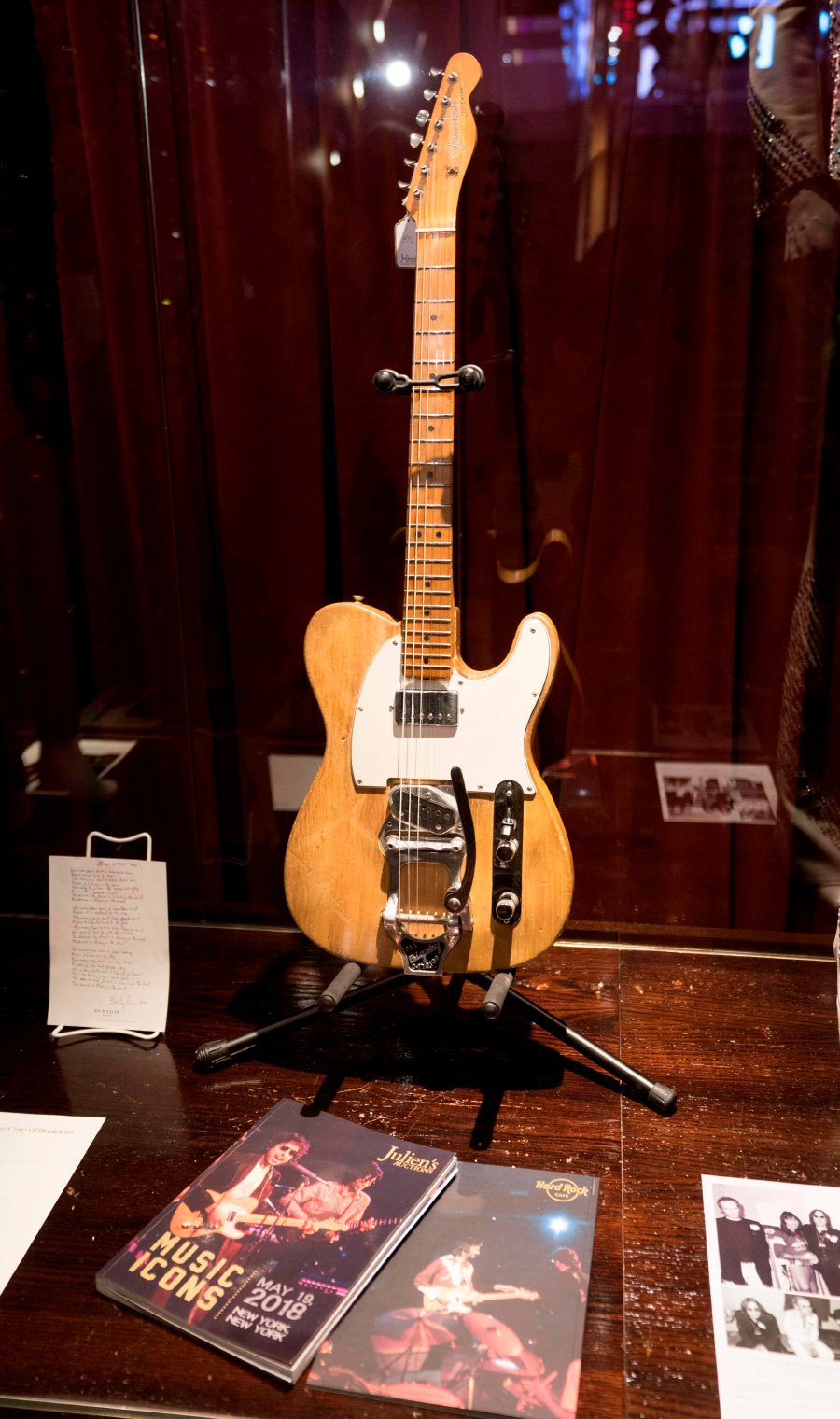 A Bob Dylan guitar fetches RM1.9mil at auction | New Straits Times ...