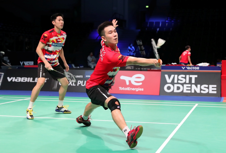 Goh V Shem (left) and Low Juan Shen in action against Taiwan’s Lee Yang-Wang Chi Lin in the first round of the Denmark Open in Odense on Tuesday. -Pic courtesy of Badmintonwire.Net