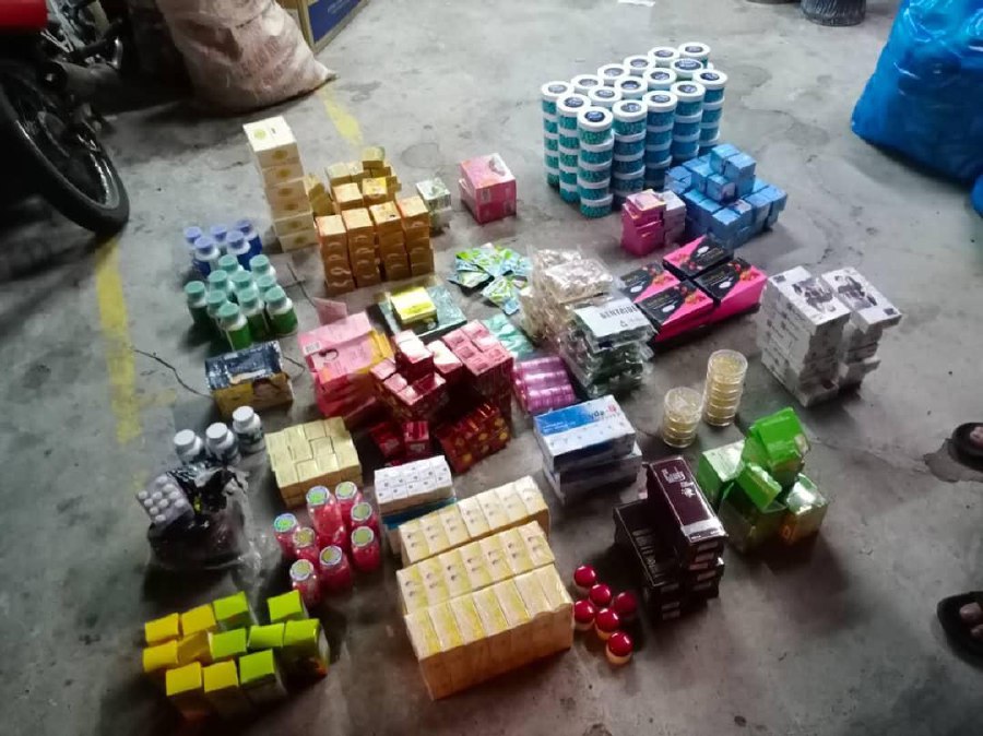 The Kelantan Health director Datuk Dr Zaini Hussin said the products were seized for various offences under the Control of Drugs and Cosmetic Regulations 1984. -Pic courtesy of GOF