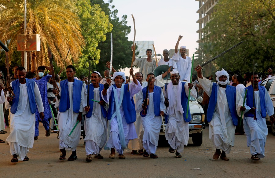 Thousands of Sudanese are demonstrating for the third day in front of the Republican Palace in Khartoum, Sudan. -EPA PIC