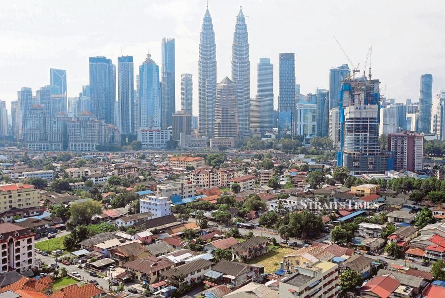 Kg Baru Kuala Lumpur : Kuala Lumpur Malaysia Petronas Towers From