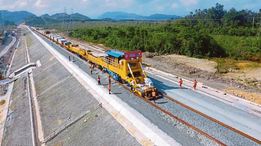 The East Coast Rail Link (ECRL) track installation works between Kuantan Port City (KPC) in Gebeng here and Dungun, Terengganu has been completed a month ahead of schedule. Pix courtesy of ECRL 