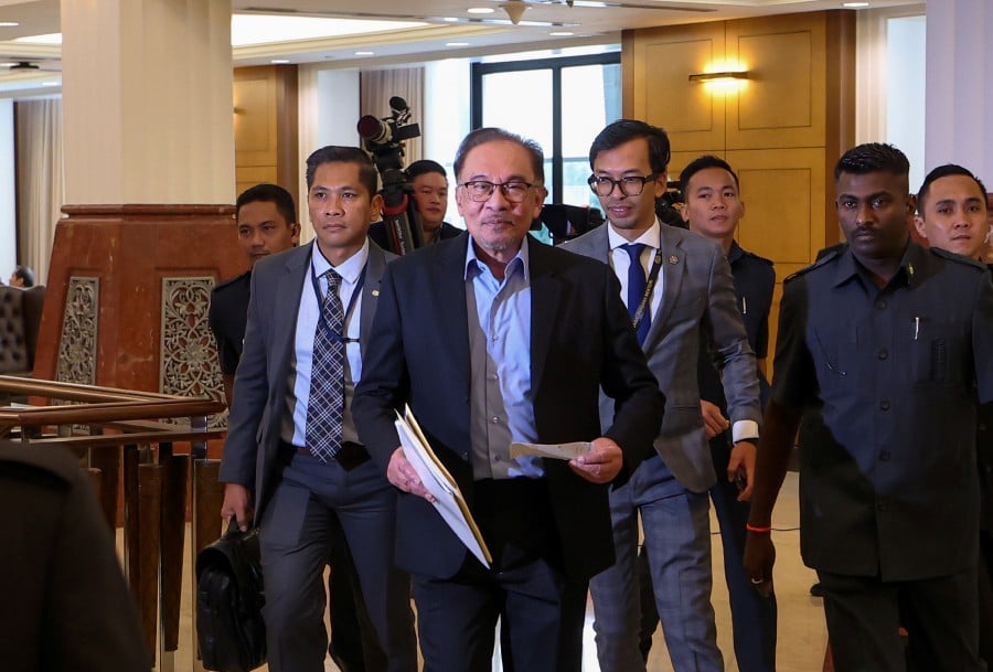 KPrime Minister Datuk Seri Anwar Ibrahim said he was in the midst of putting the final touches to the 2023 Budget. -Bernama file pic