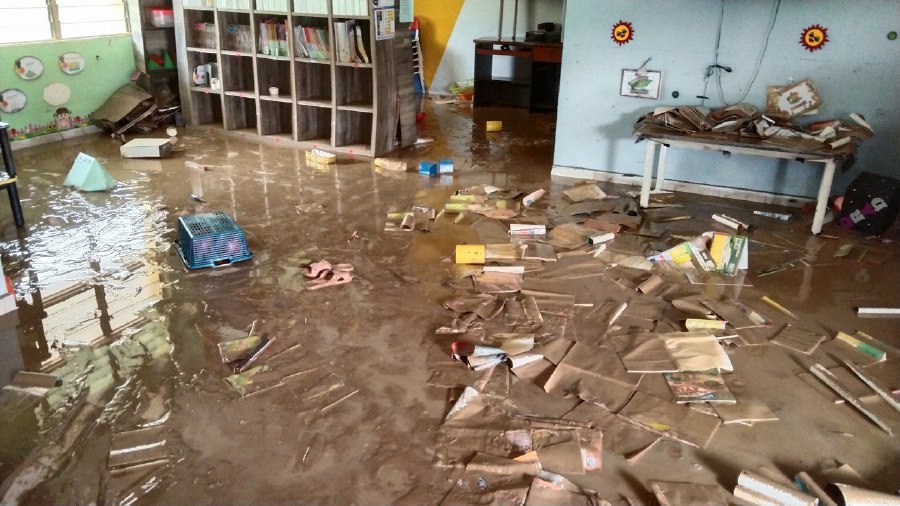 Flood-hit Bera School Left With Almost Nothing, Needs Aid | New Straits ...