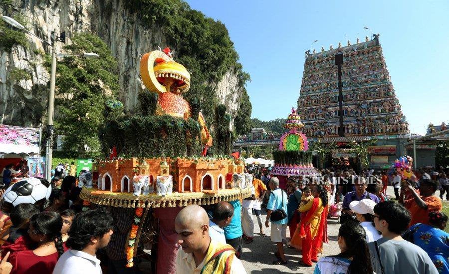 A general view of Hindu devotees at the Sri Subramaniar Temple in Gunung Cheroh during Thaipusam. - NSTP file pic