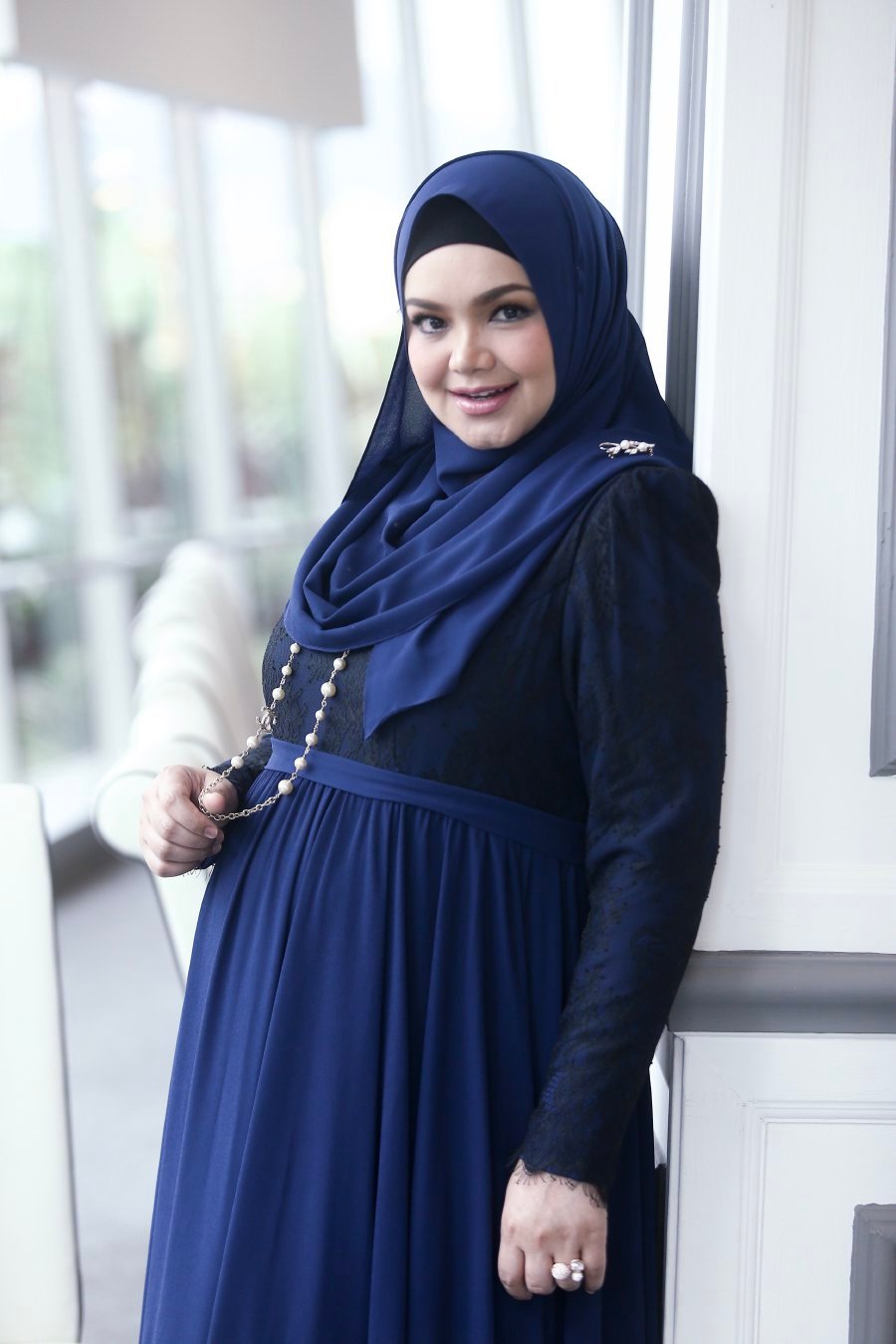 (Showbiz) Mom-to-be Siti Nurhaliza to record song for her ...