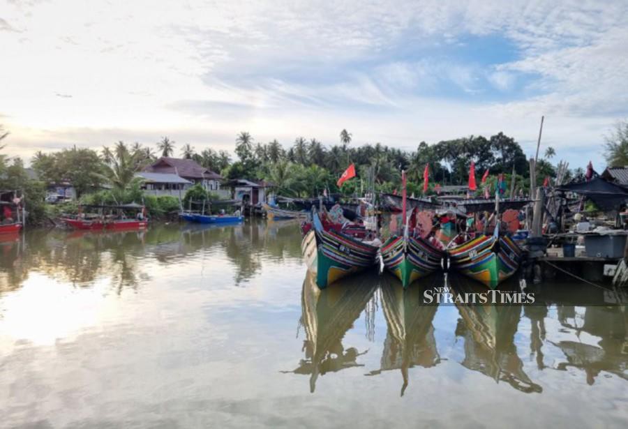 Some 60 fishermen at Tanjung Kuala Sabak here are ready to face the upcoming monsoon season which is expected to begin next month. -NSTP/SHARIFAH MAHSINAH ABDULLAH