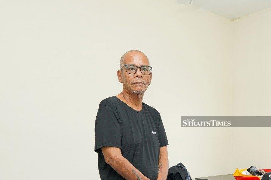 Just after receiving the key to a unit of the People’s Housing Project (PPR) from City Hall, popular composer and musician Ross Ariffin Jamil was believed to have gone to a hospital here recently, presumably to seek medical help. STU/AIMAN FARHAN