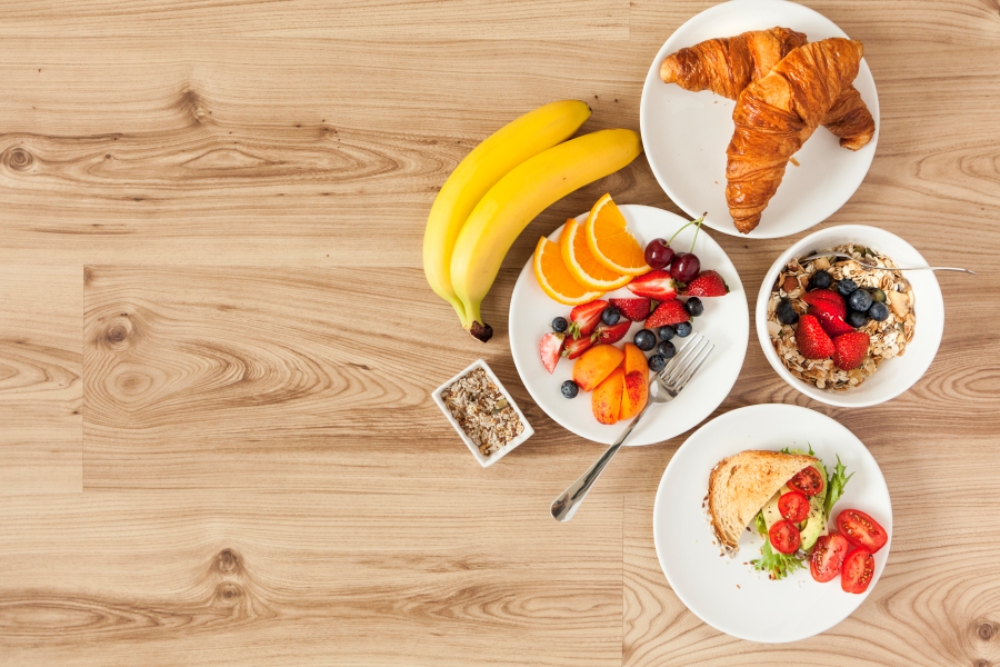 A healthy balanced diet is a good foundation for the eyes (Picture designed by Freepik). 