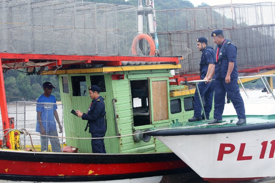 Illegal Foreign Fishermen Becoming Ruthless, Terrorising Locals | New ...