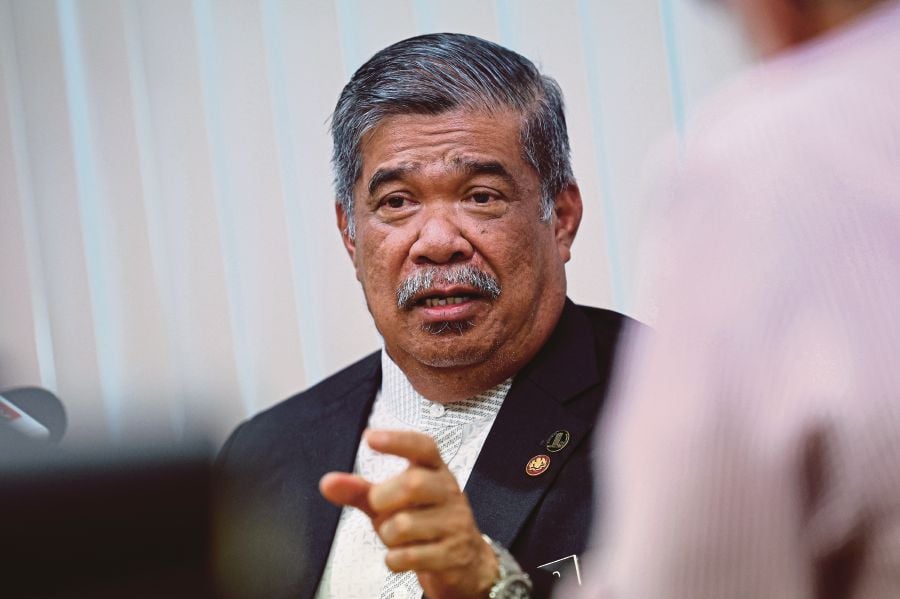Agriculture and Food Security Minister Datuk Seri Mohamad Sabu has been accused of  lying regarding the reservation for Himpunan Anak Kedah venue. -Bernama file pic