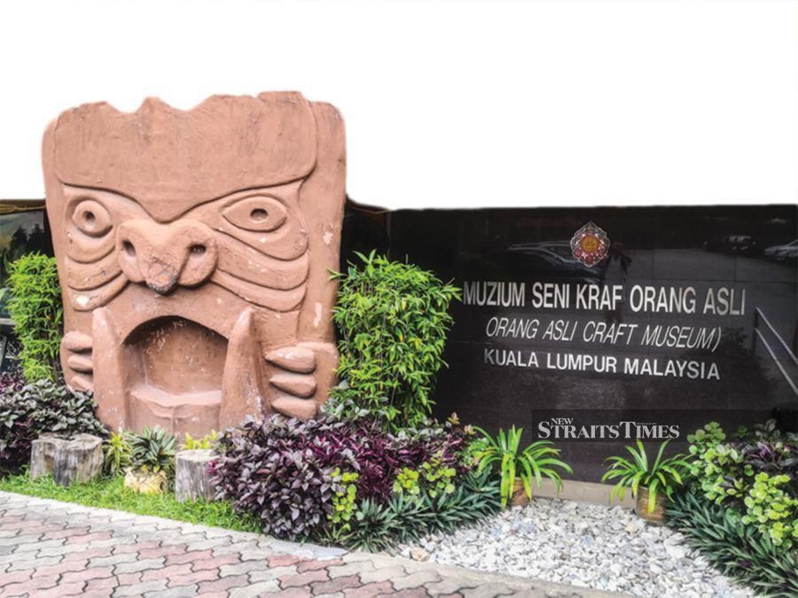 Muzium Seni Kraf Orang Asli is located beside Muzium Negara.