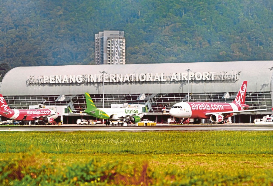 Penang has expressed gratitude to Prime Minister Datuk Seri Anwar Ibrahim and Transport Minister Loke Siew Fook for the "green light" for the expansion of the Penang International Airport (PIA) under the 2023 Budget. -FILE PIC