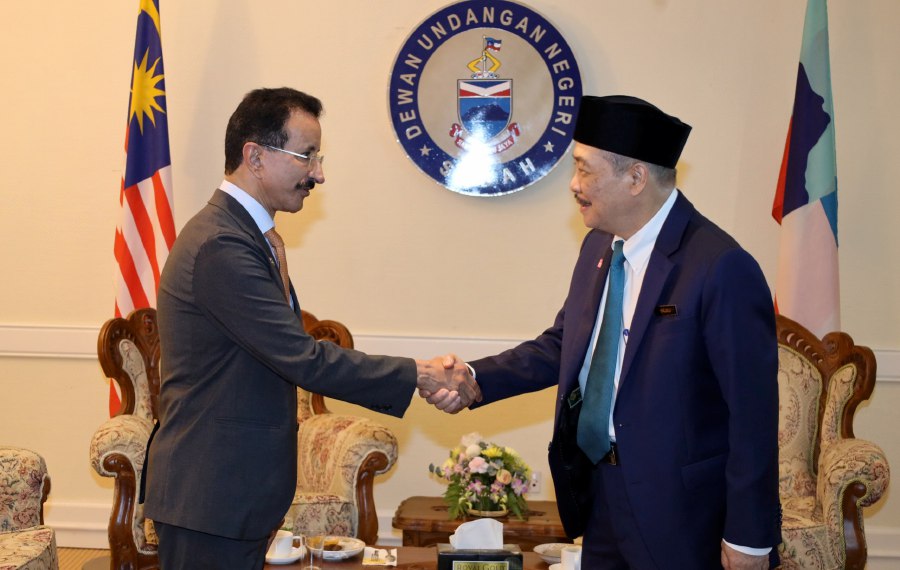 Sabah Chief Minister Datuk Seri Hajiji Noor (right) greeting DP World Chairman Sultan Ahmed Sulayem at Bilik Danum in the State Assembly building here. Photo courtesy of Sabah Chief Minister's office.