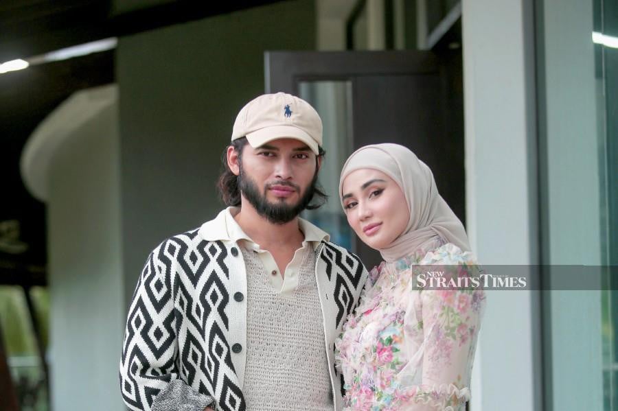 Celebrity couple and entrepreneurs Aeril Zafrel and Wawa Zainal paid a corporate zakat of RM1.015 million to the Selangor Zakat Board (LZS). NSTP/HAZREEN MOHAMAD