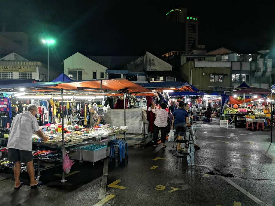 The Sibu Night Market, a fixture since the 1960s, offers a delectable array of local treats, as well as distinctive household items, collectibles, and fashion pieces unique to Sibu. - File pic credit (Sarawak Tourism Board)