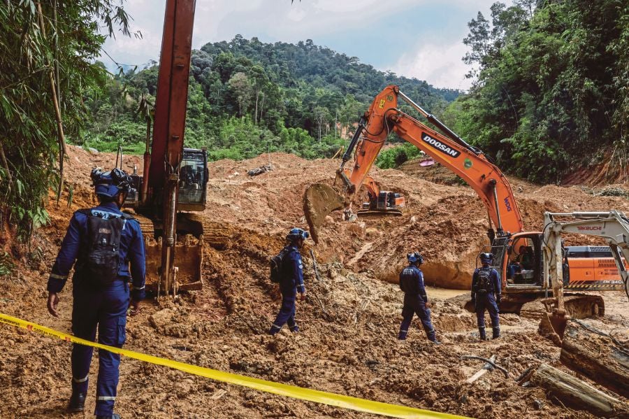 Landslides are a frequent occurrence in Malaysia and more often than not they result in the loss of lives and cause much damage to property and infrastructure. - BERNAMA pic