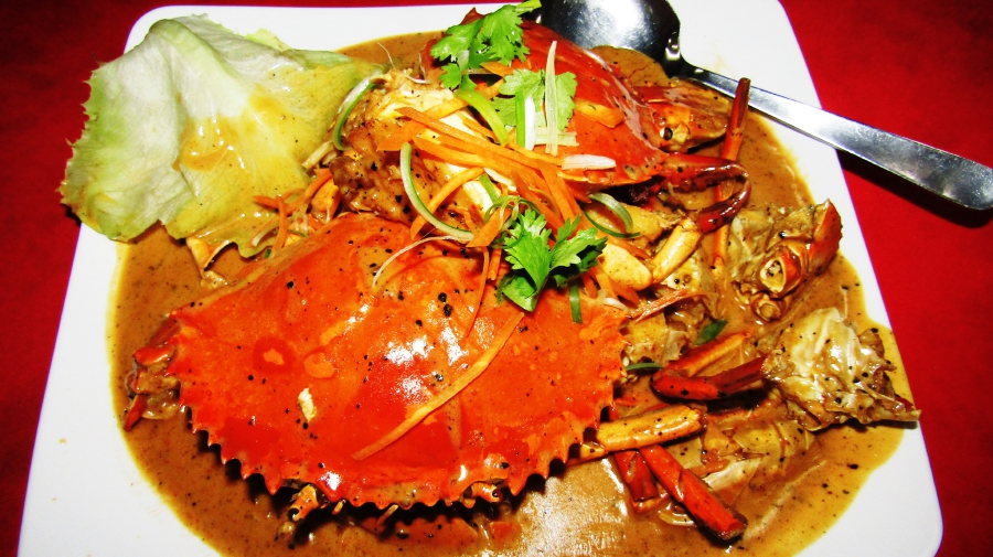 Mongolian-style crab is a must-eat signature dish.