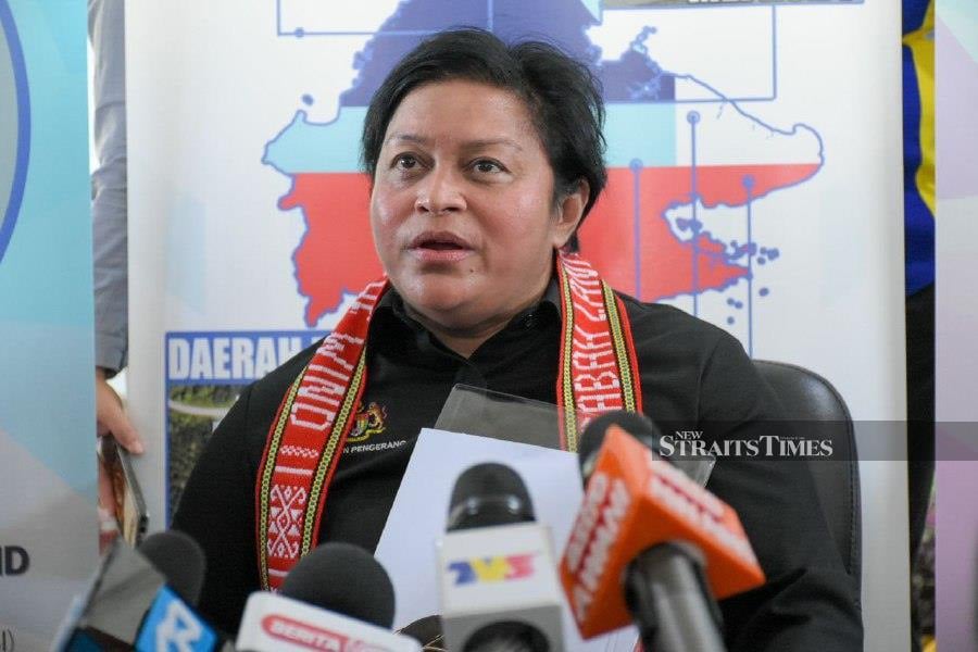 Minister in the Prime Minister’s Department (Law and Institutional Reform), Datuk Seri Azalina Othman Said said Malaysia rejects what it terms as frivolous claims by the self-styled group, United Tausug Citizens (UTC), which claim to be the “rightful custodians of the Sultanate of Sulu Territory” over Sabah.- NSTP FILE/IZWAN ABDULLAH