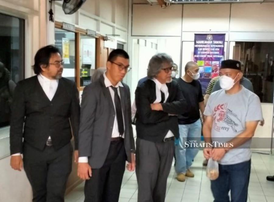 The High Court here has acquitted and discharged eight individuals linked to the murder case of a 61-year-old e-hailing driver. NSTP/ABDUL RAHEMANG TAIMING