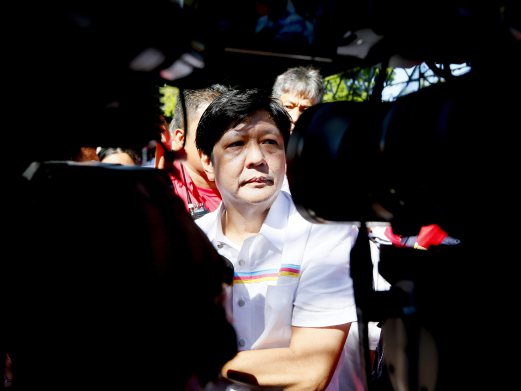 30 Years After Marcos Fall His Son Aims For No 2 Job New Straits