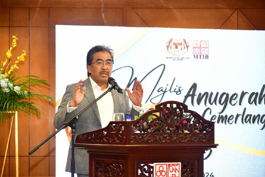 Plantations and Commodities Minister Datuk Seri Johari Abdul Ghani congratulated the Malaysian Timber Industry Board (MTIB) on the launch of its new cyber security policy today.