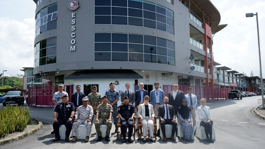 EU delegates and counterterrorism seminar participants visited Esscom in Lahad Datu here. PIC COURTESY OF ESSCOM